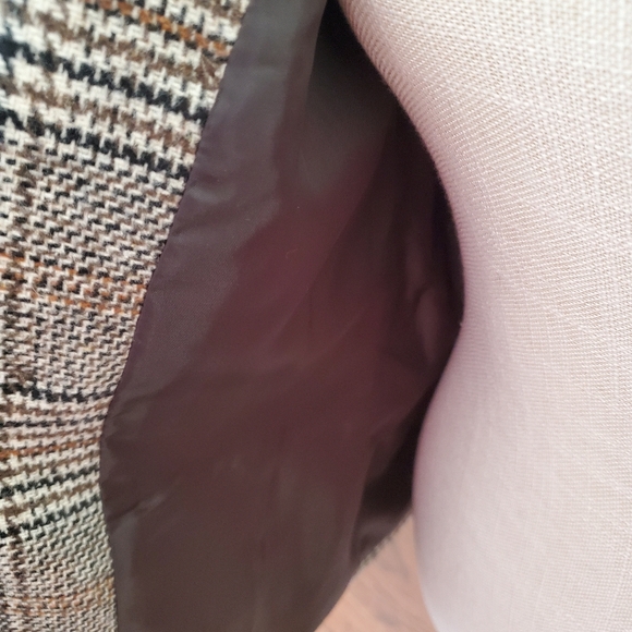 Jones New York Classic Double-Breasted Short Blazer - Picture 6 of 9